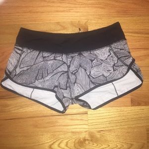 lulu lemon speed shorts size 6